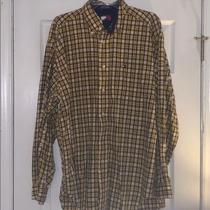 Tommy Hilfiger men’s button down shirt (L)